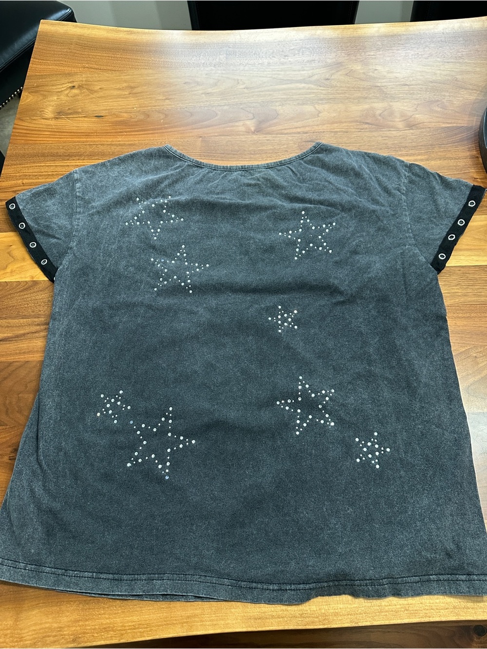 Women's Short Sleeve Rhinestone Star Stud Tee Grey and Black Grommet Sleeve Trim
